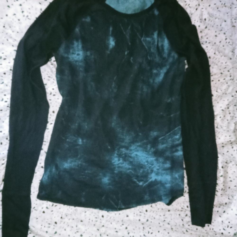 Uniqlo Women's Long Sleeve Tee - Black and Teal Tie-Dye